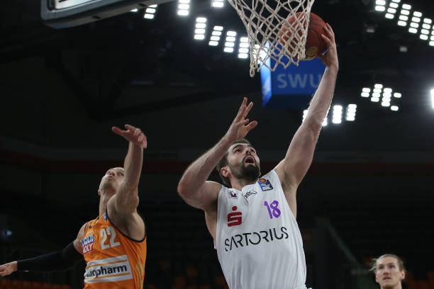 尤其是在防 尤其是在防